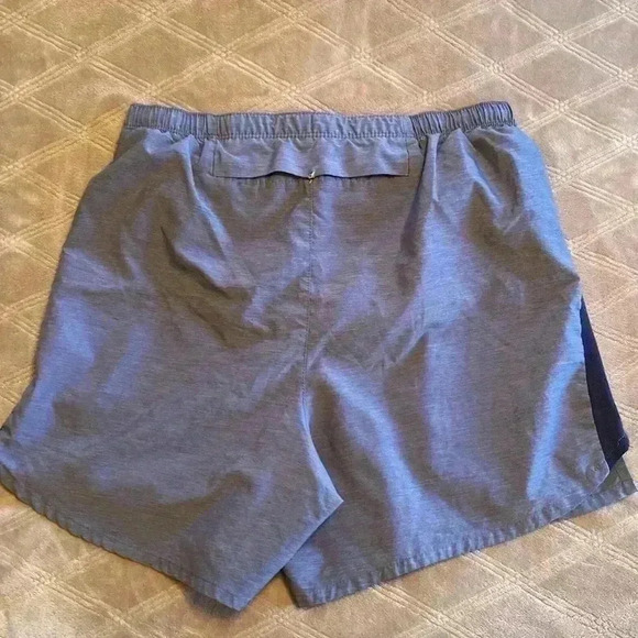 Nike Dri Fit Gray Woman’s Shorts, Size Medium. - Picture 3 of 9